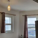 One Bedroom Studio Apartment Close To City Centre