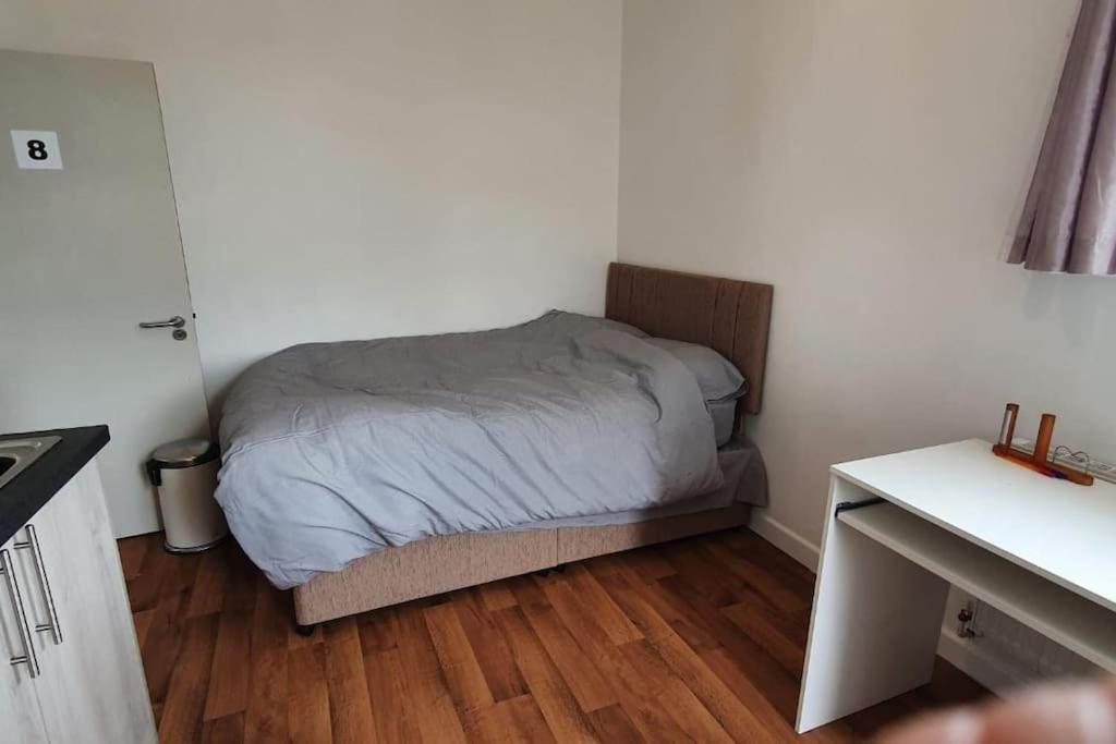 One Bedroom Studio Close To City Centre